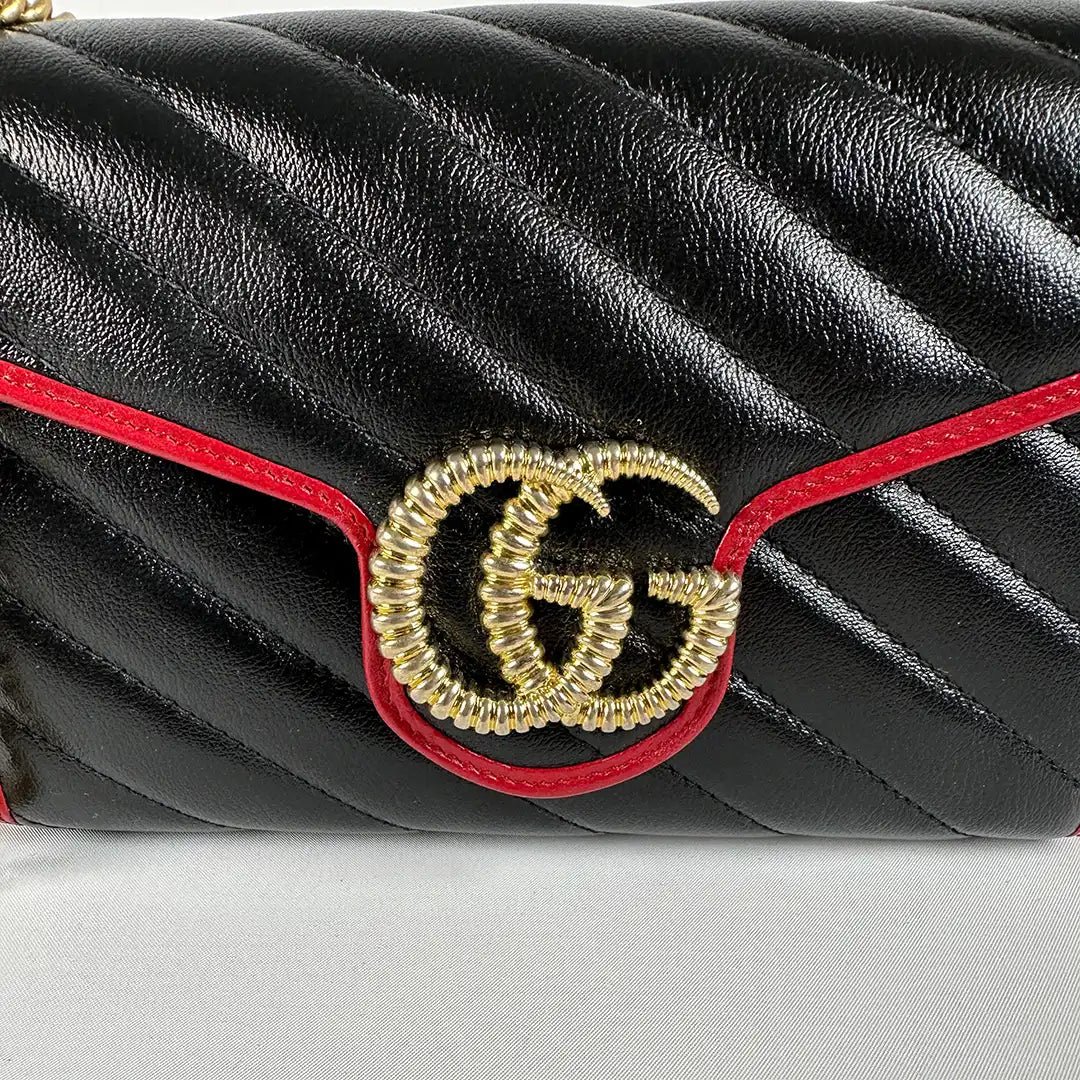 Gucci Gucci Torchon GG Marmont Wallet on Chain red black leather / mint condition Zwart