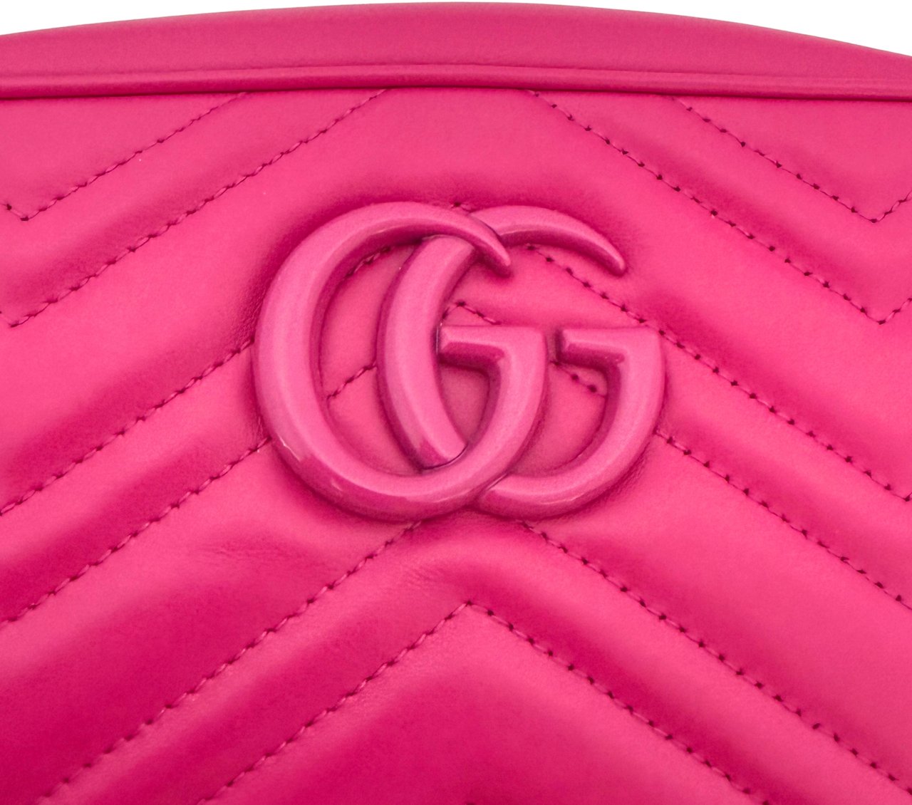 Gucci Gucci GG Marmont Camera Bag Small Pink / very good Roze
