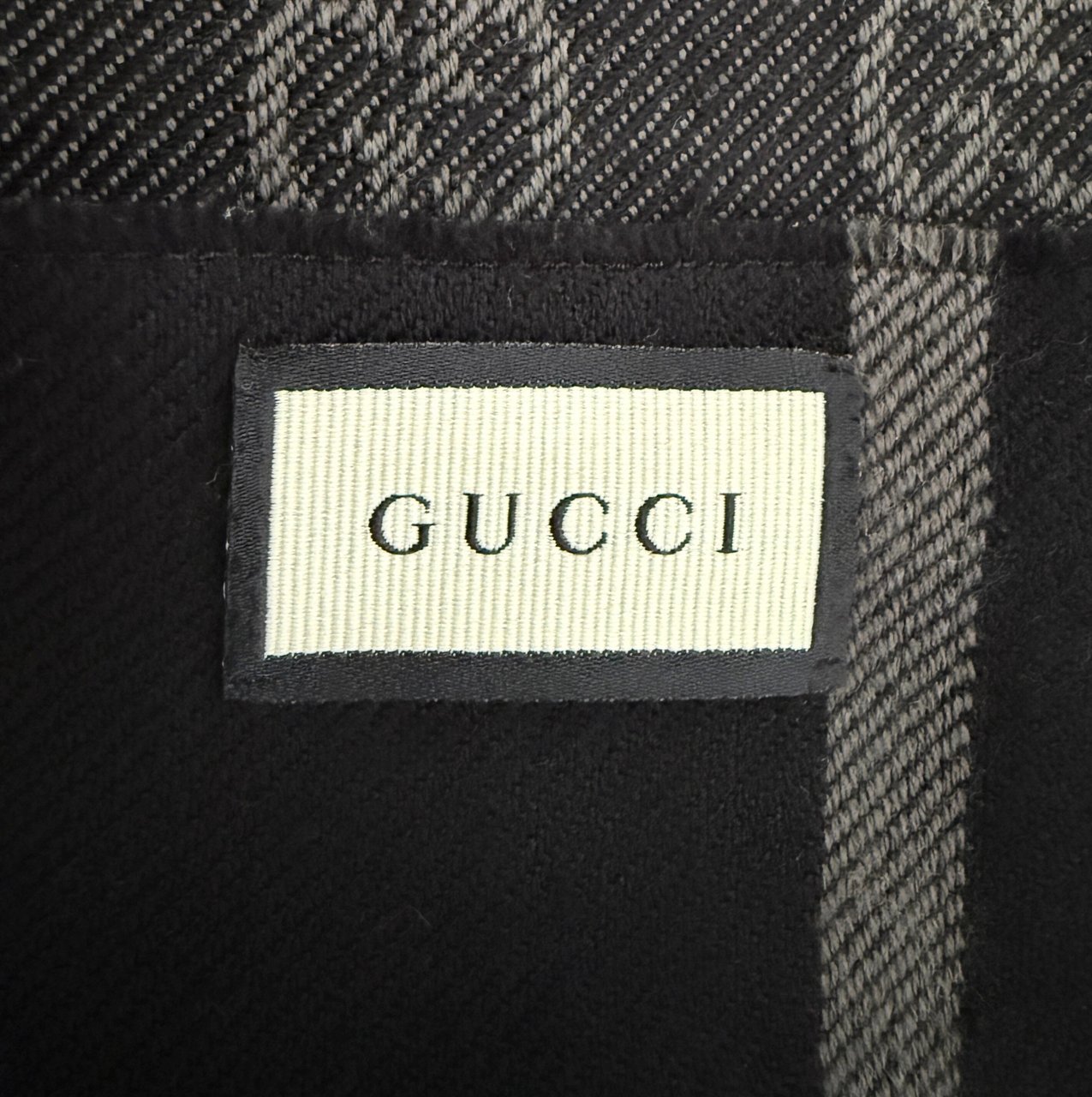 Gucci Gucci Schal aus Wolle Grau Schwarz / sehr gut Grijs