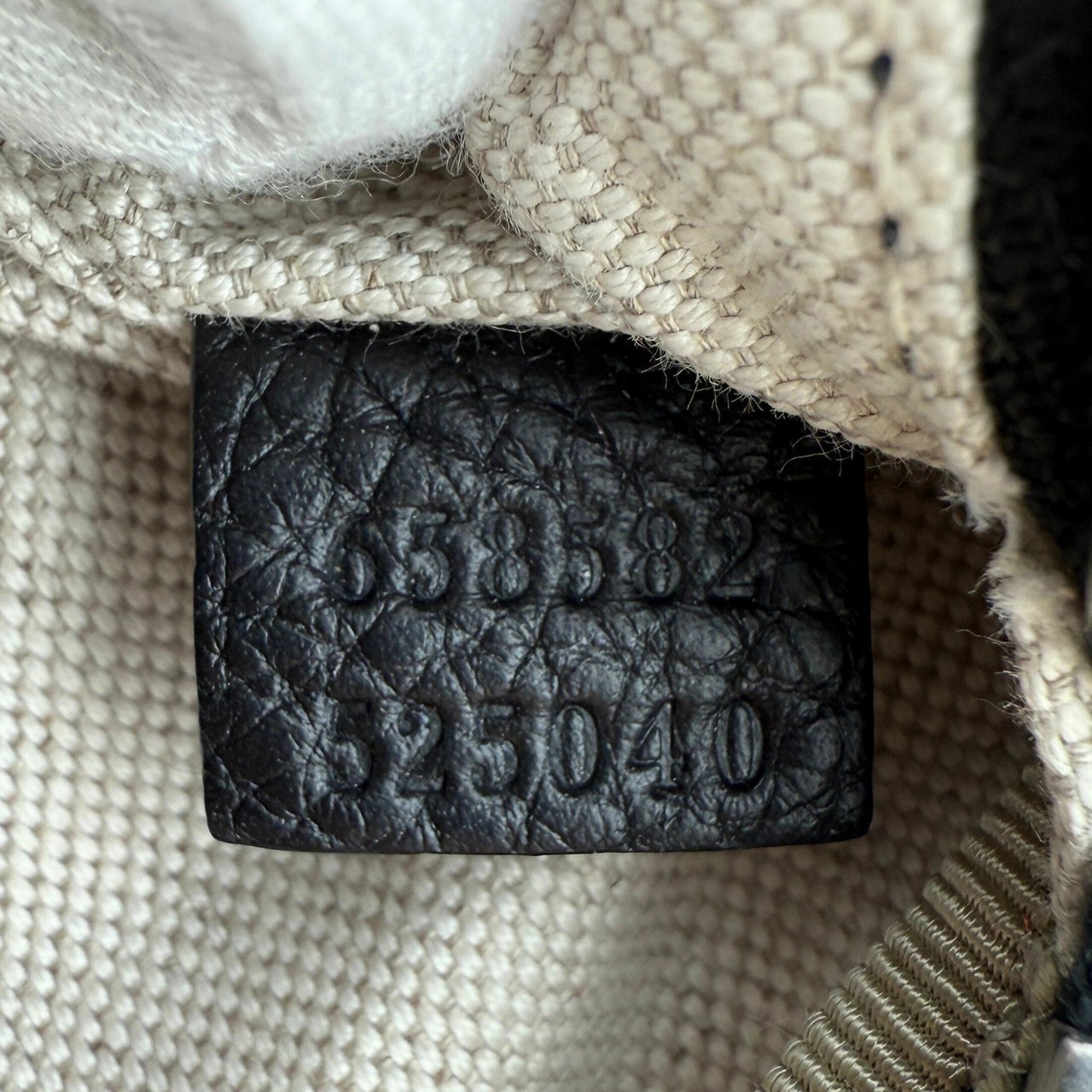 Gucci Gucci Kleine Gürteltasche mit Jumbo GG Leder Schwarz / sehr gut Zwart