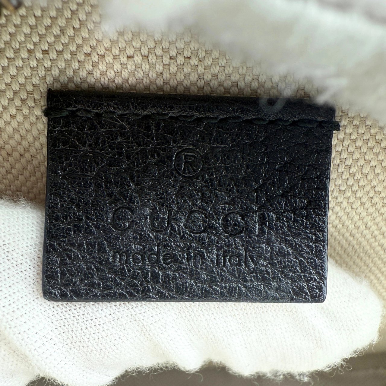 Gucci Gucci Runde GG Umhängetasche Velvet Rot Fullset / neuwertig Rood