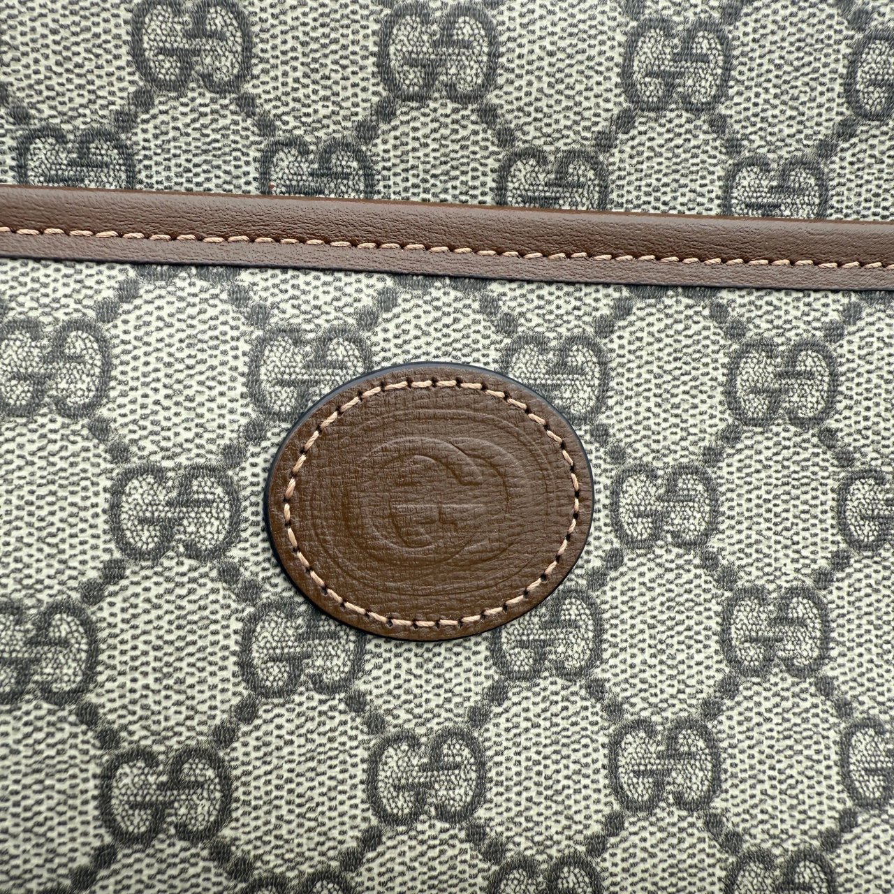 Gucci Gucci GG Supreme Schultertrasche Braun Fullset / sehr gut Bruin