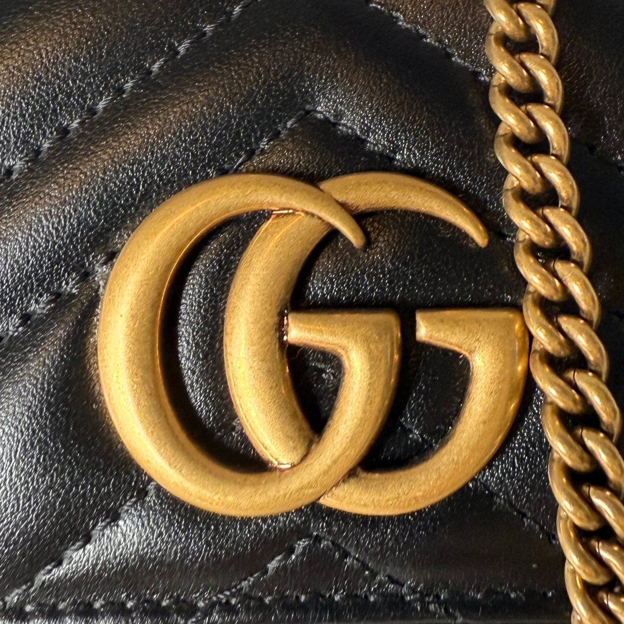Gucci Gucci GG Marmont Phone Crossbody Bag Schwarz / neuwertig Zwart