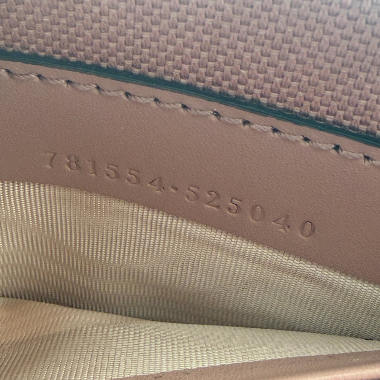 Gucci GG Leather Shoulder Bag Pink Roze