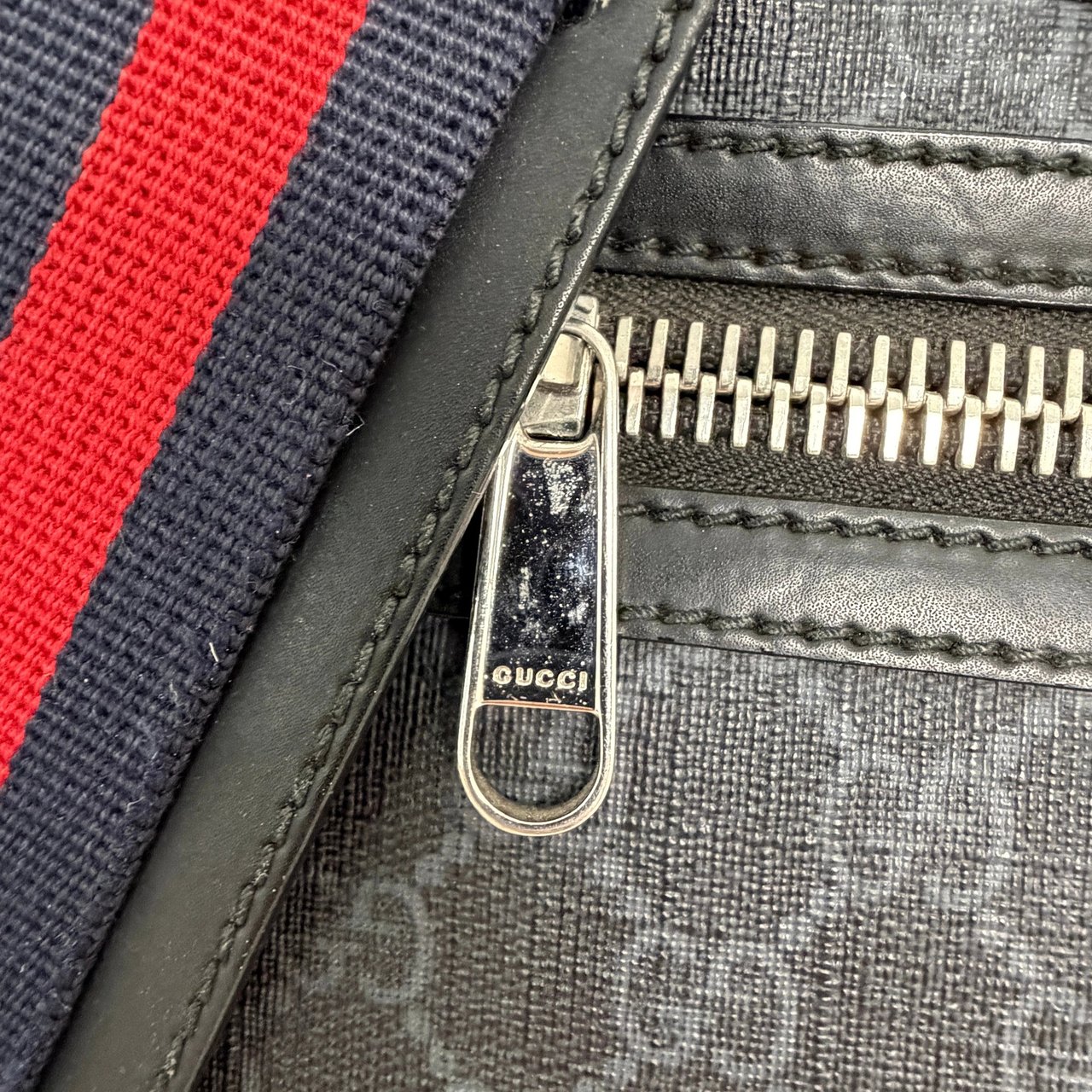 Gucci Gucci GG Supreme Messenger Bag navy / akzeptabel Divers
