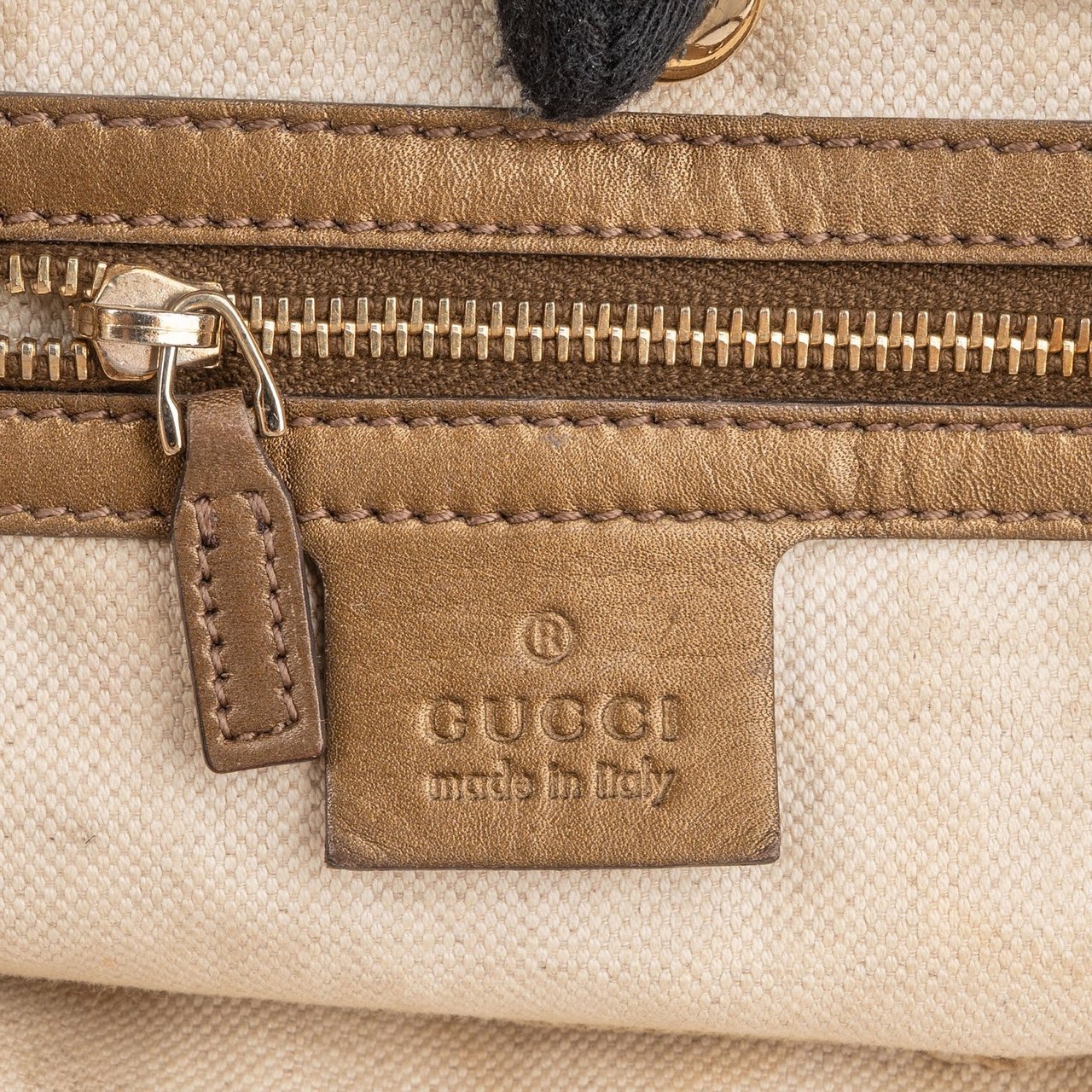 Gucci Gucci GG Shimmer Monogram Heart Charm Tote Handbag Bruin