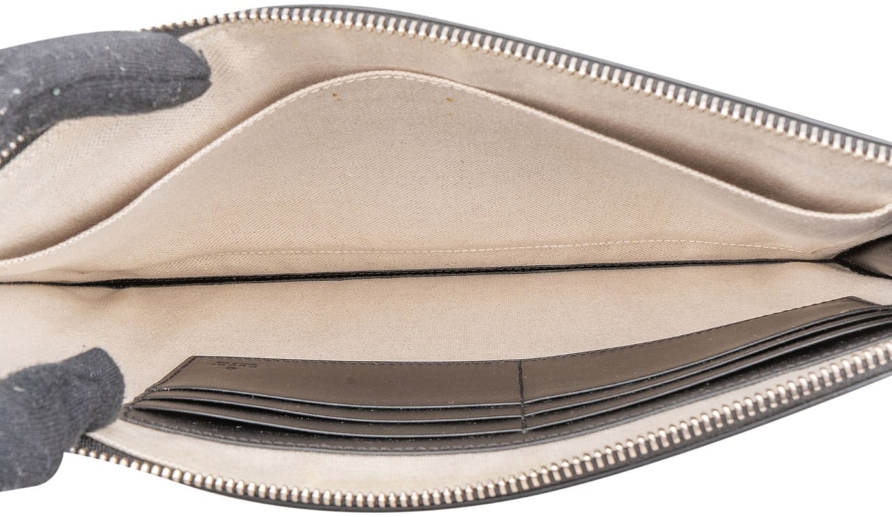 Gucci Monogram GG Supreme Canvas Kingsnake Clutch Zwart