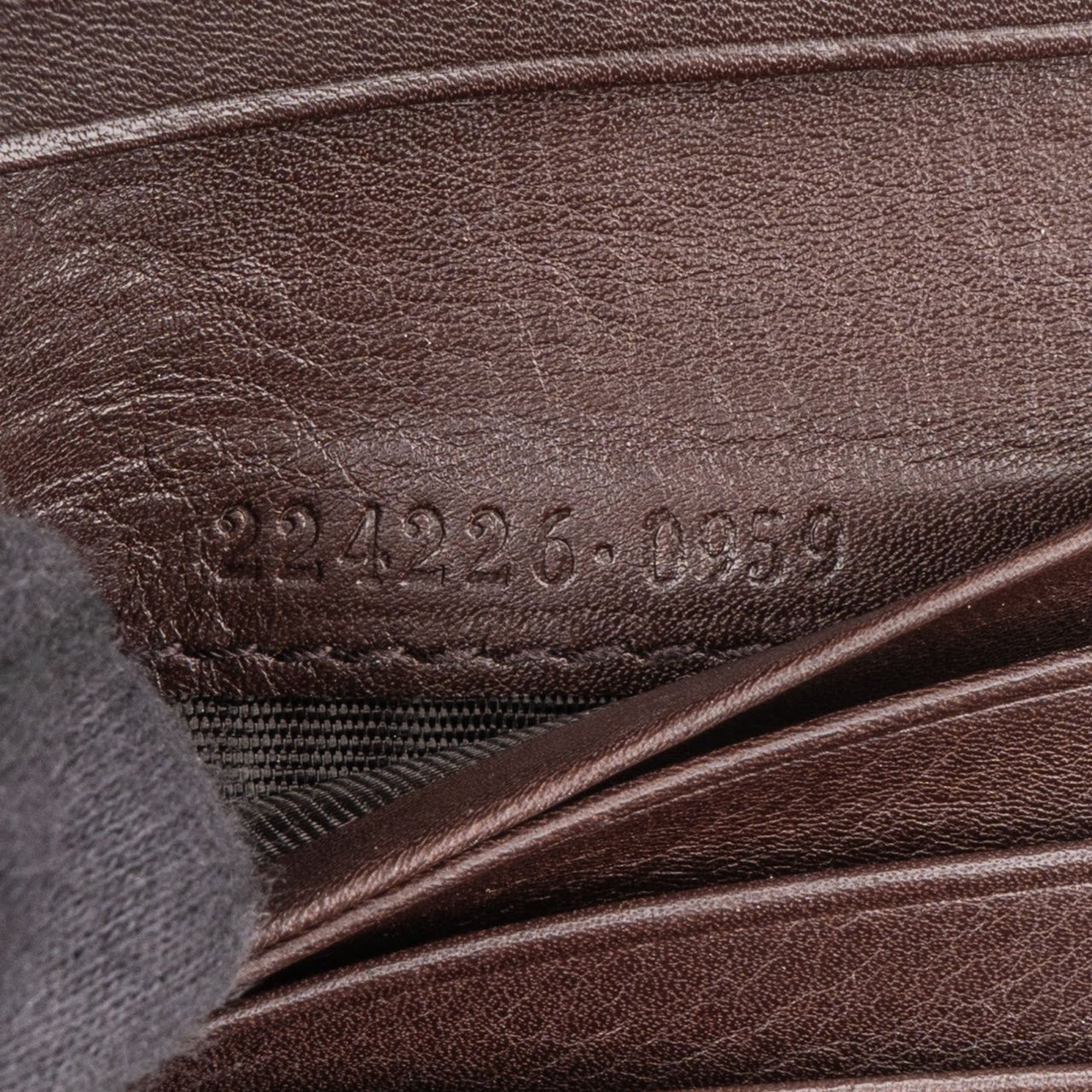 Gucci Guccissima Leather Interlocking GG Wallet Bruin