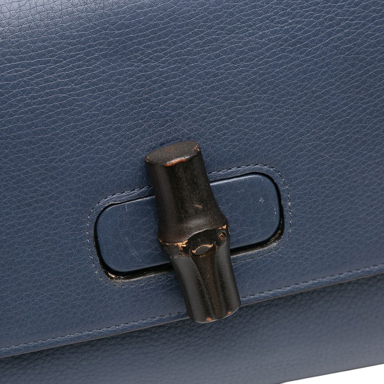 Gucci Medium Leather Miss Bamboo Crossbody Blauw