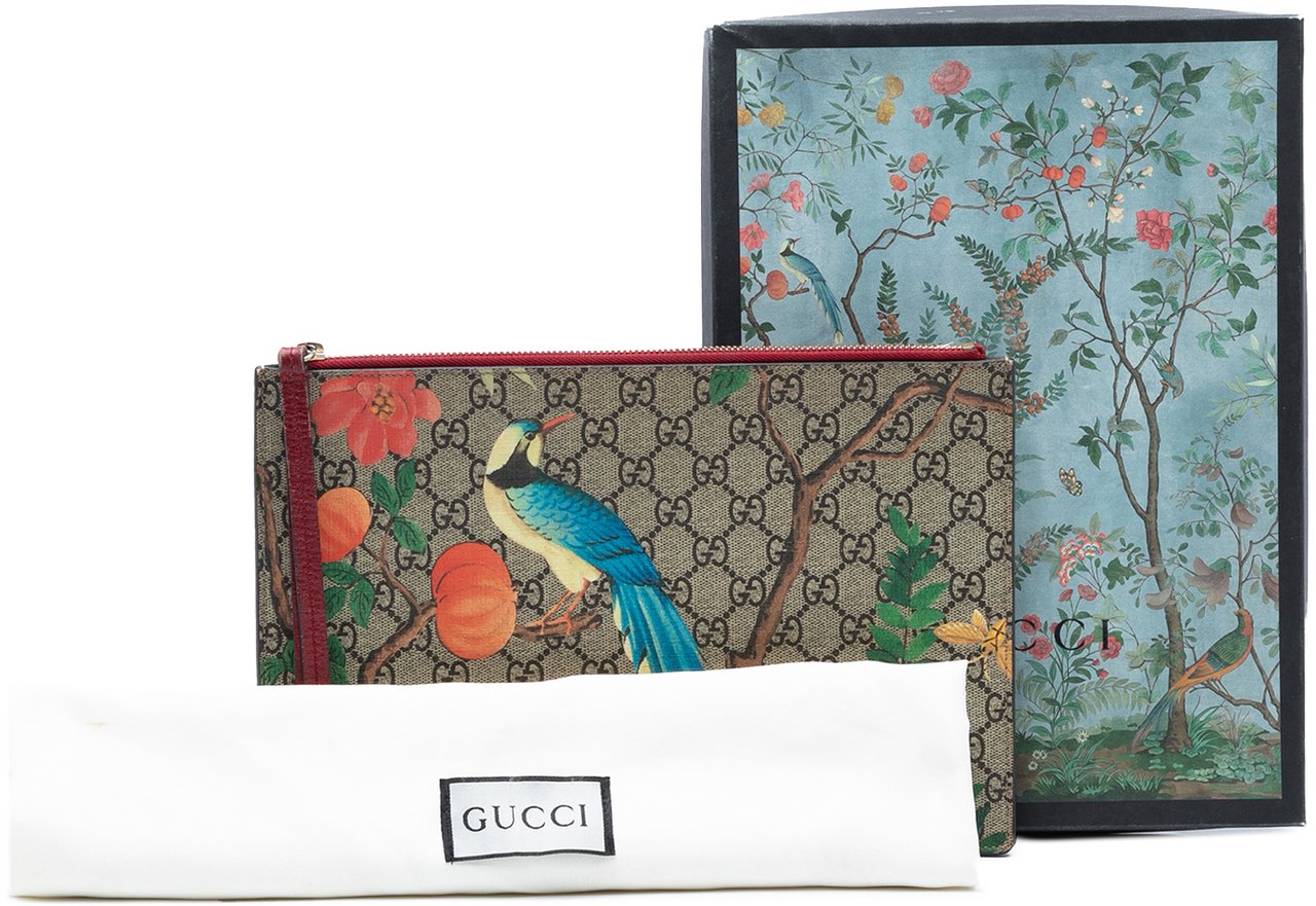 Gucci Large GG Supreme Tian Clutch Bruin