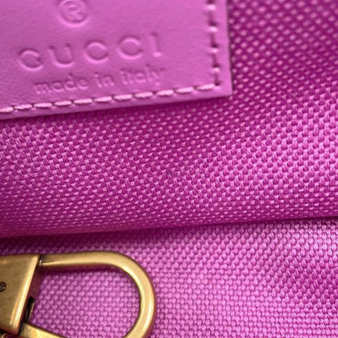 Gucci Super Mini GG Marmont Matelasse GG Canvas Flap Crossbody Paars