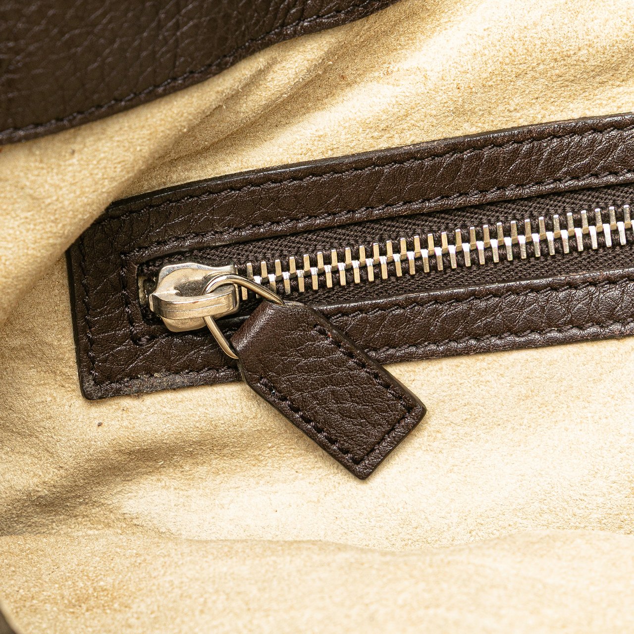 Gucci Leather Crossbody Bruin