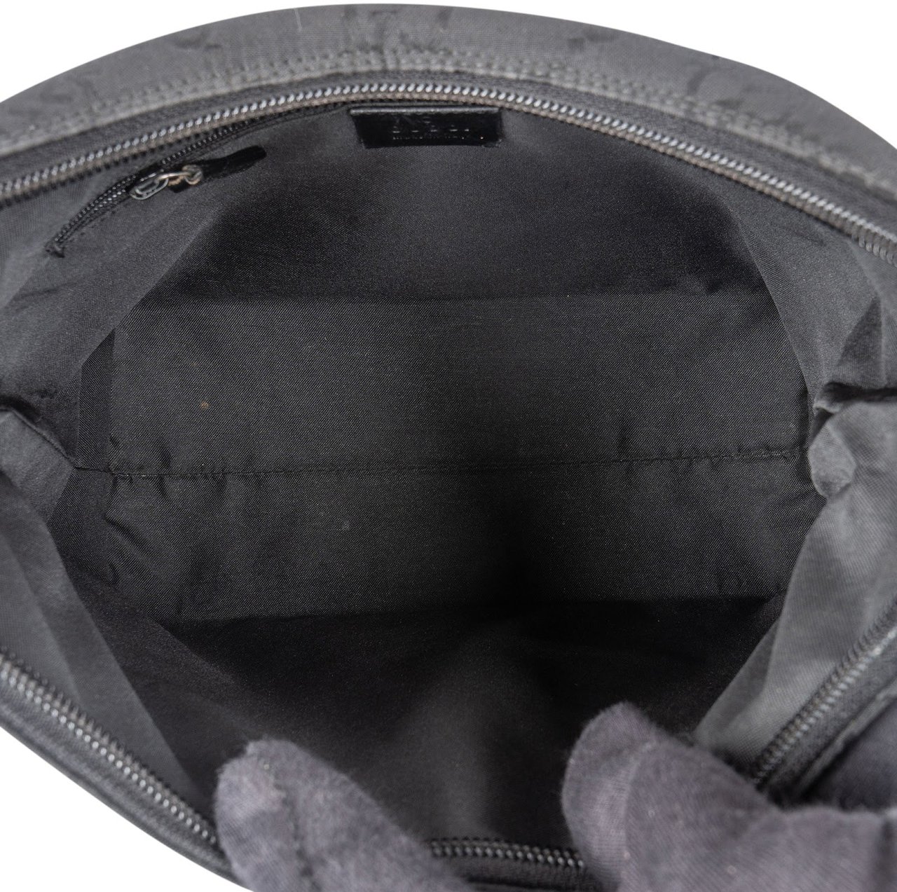 Gucci Gucci Monogram GG Nylon Shoulder Bag Zwart