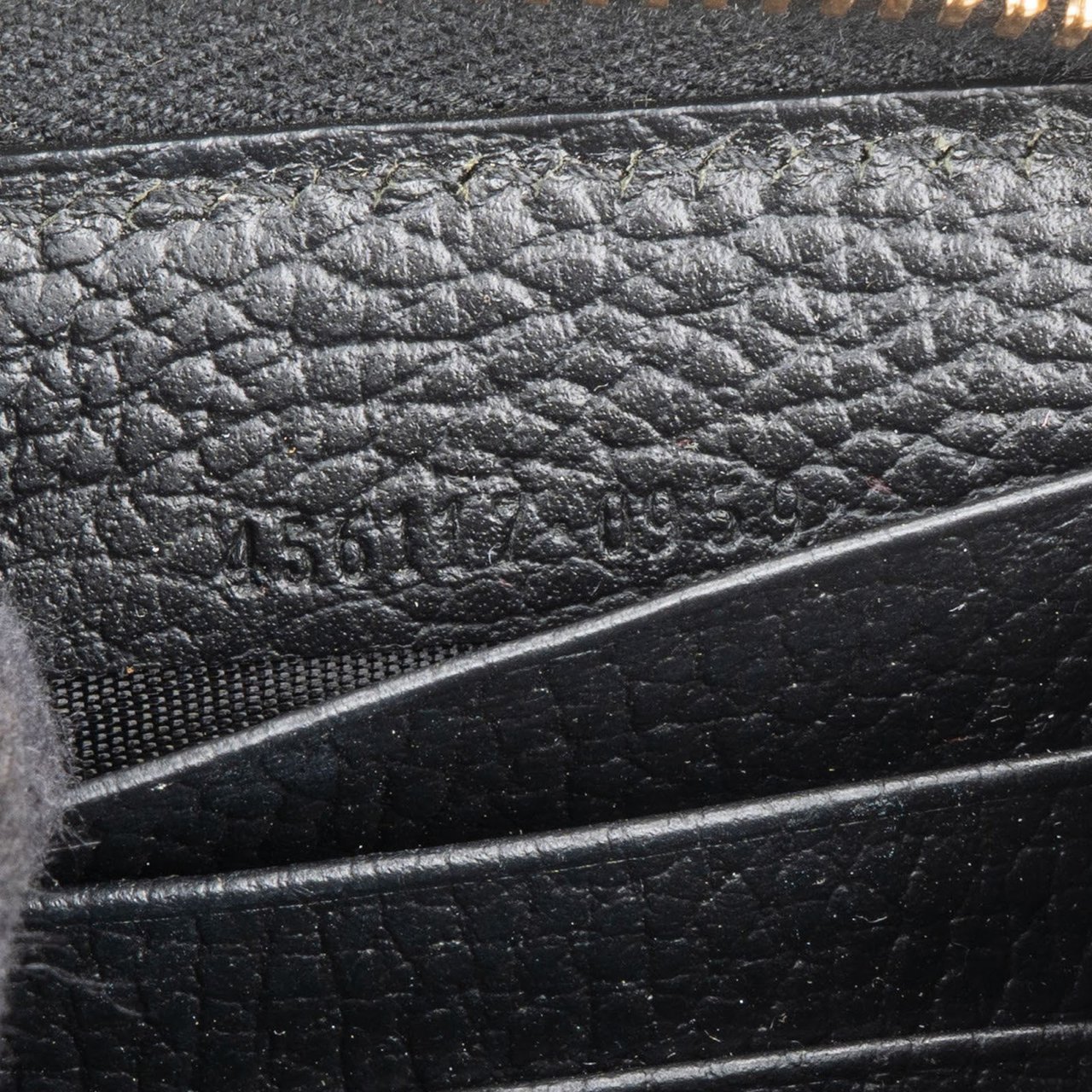 Gucci Gucci Pebbled Leather GG Zip Around Wallet Zwart