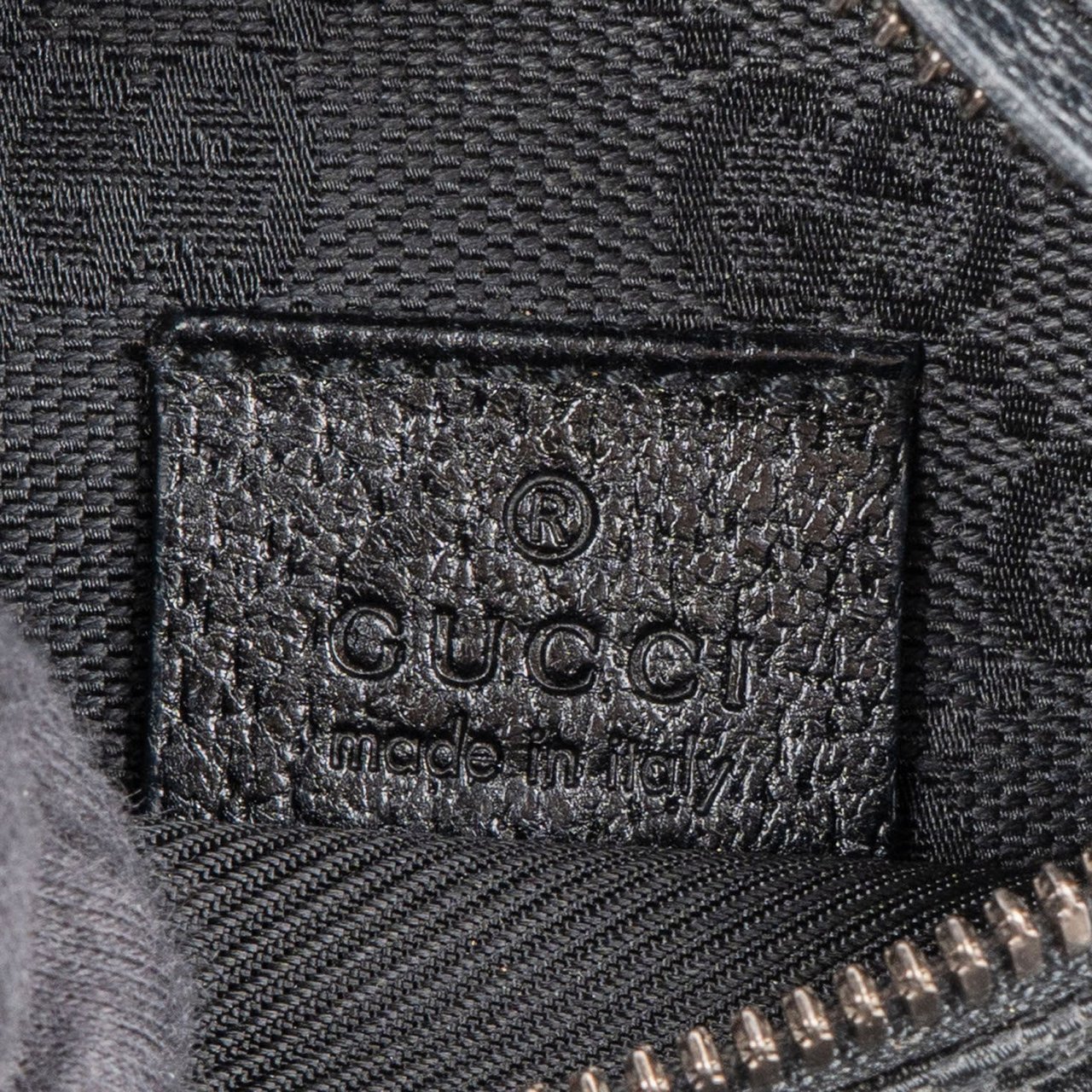 Gucci Monogram GG Belt Crossbody Bag Zwart