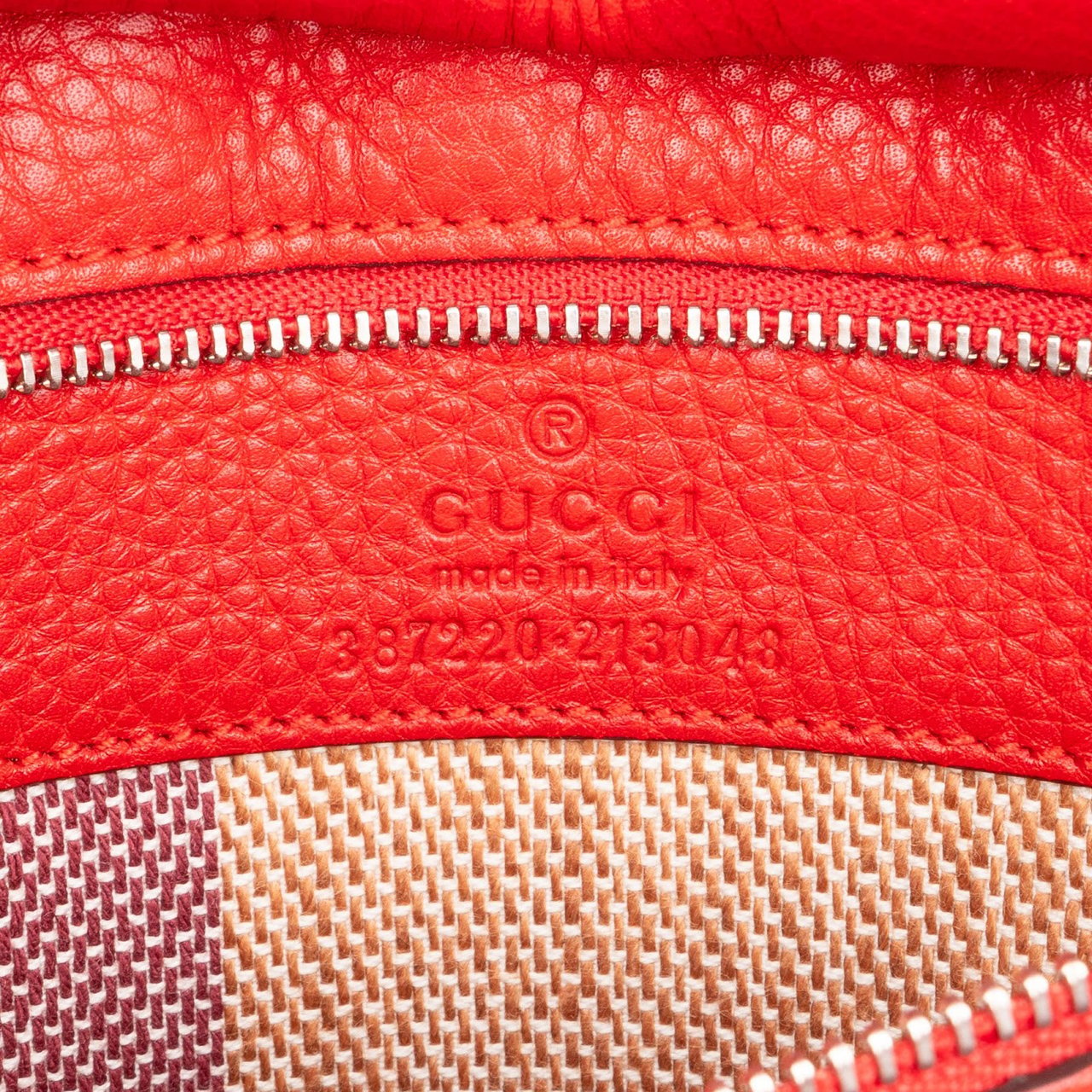 Gucci Red Pebbled Leather Bamboo Clutch Bag Rood