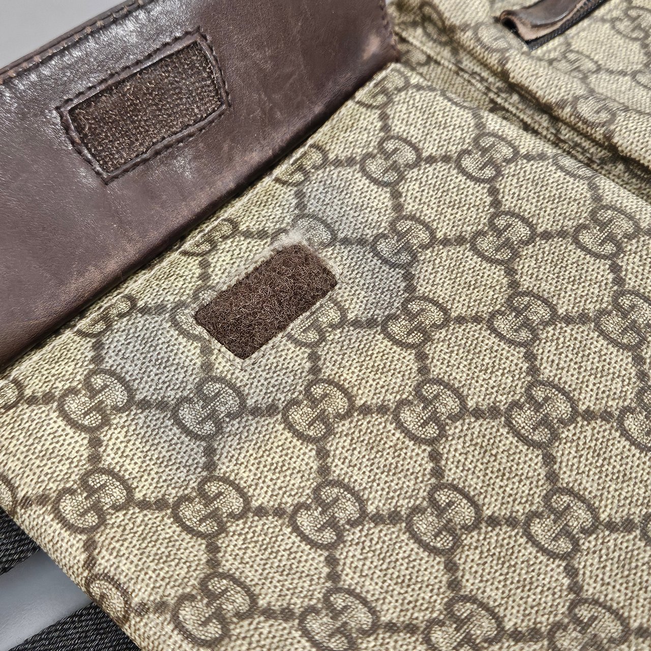 Gucci Monogram GG Supreme Canvas Belt Crossbody Bag Beige