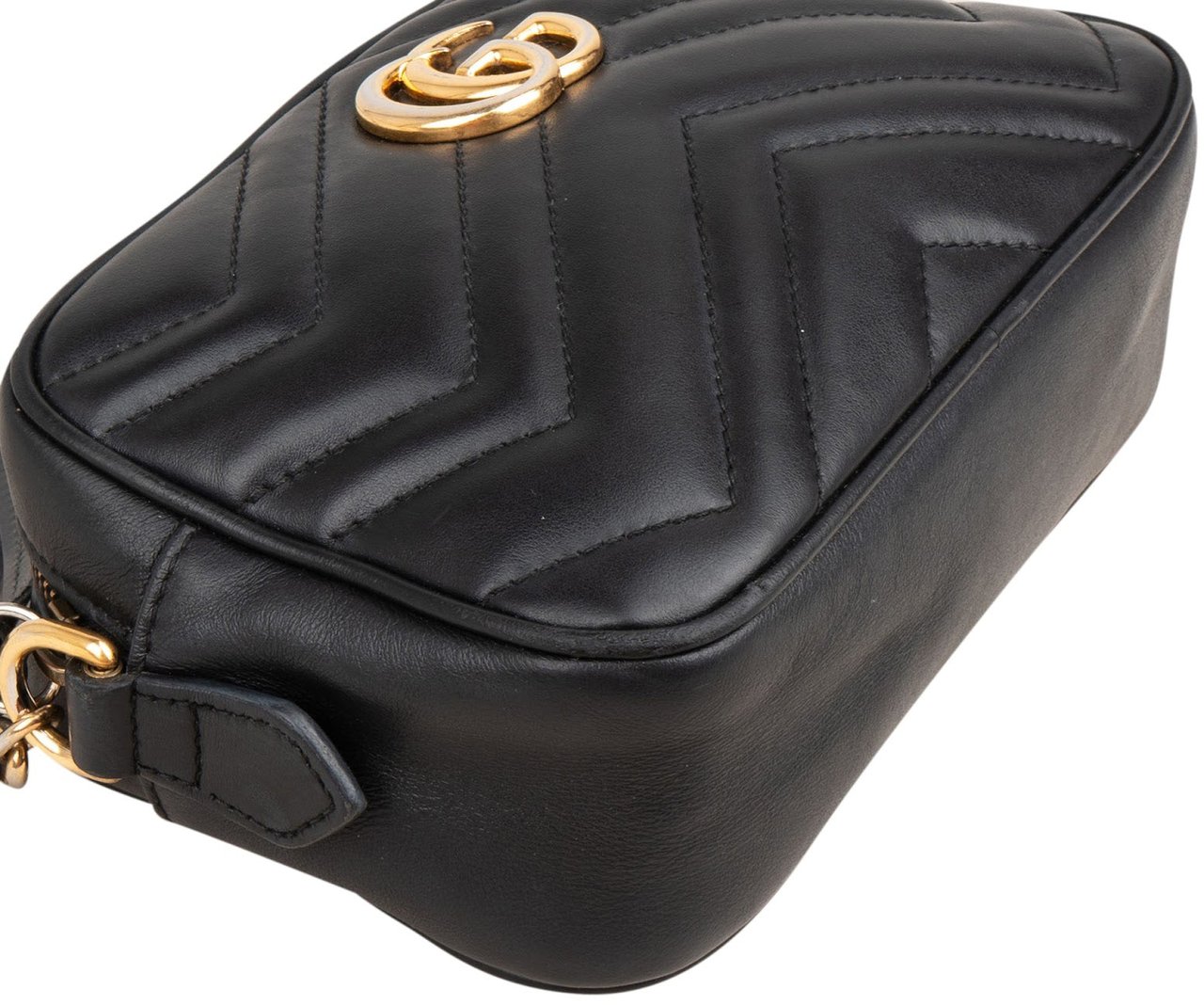 Gucci Matelassé Leather GG Marmont Mini Camera Crossbody Bag Zwart