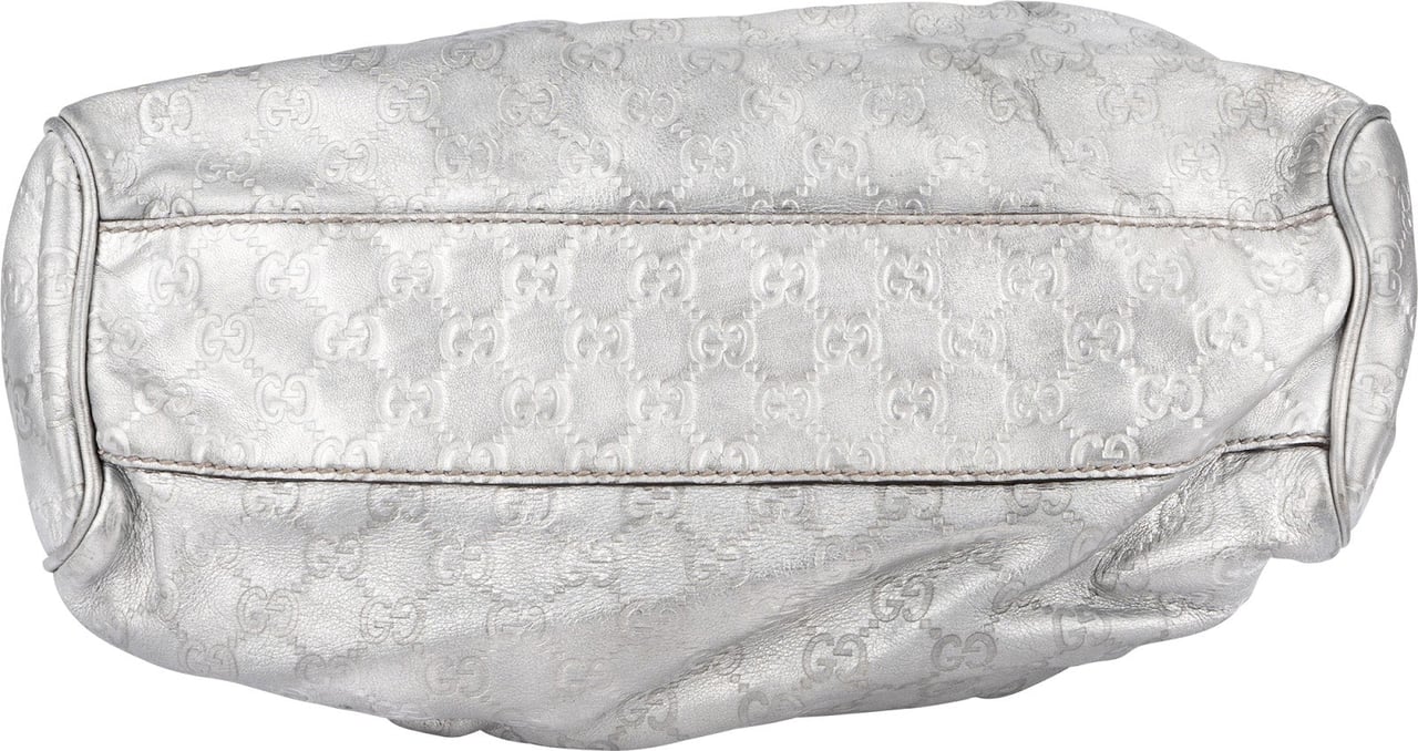 Gucci Guccissima Leather Sukey Handbag Zilver