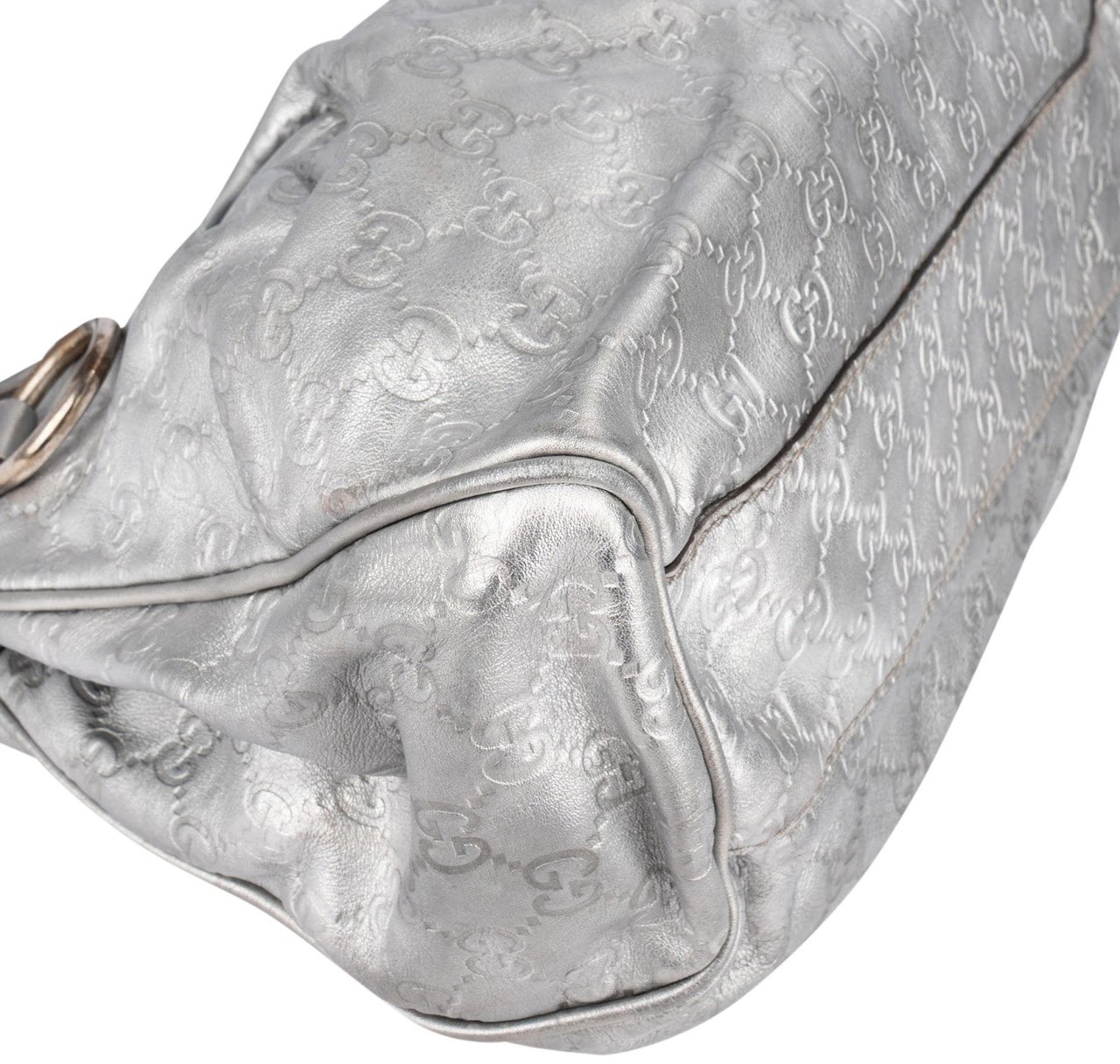 Gucci Guccissima Leather Sukey Handbag Zilver