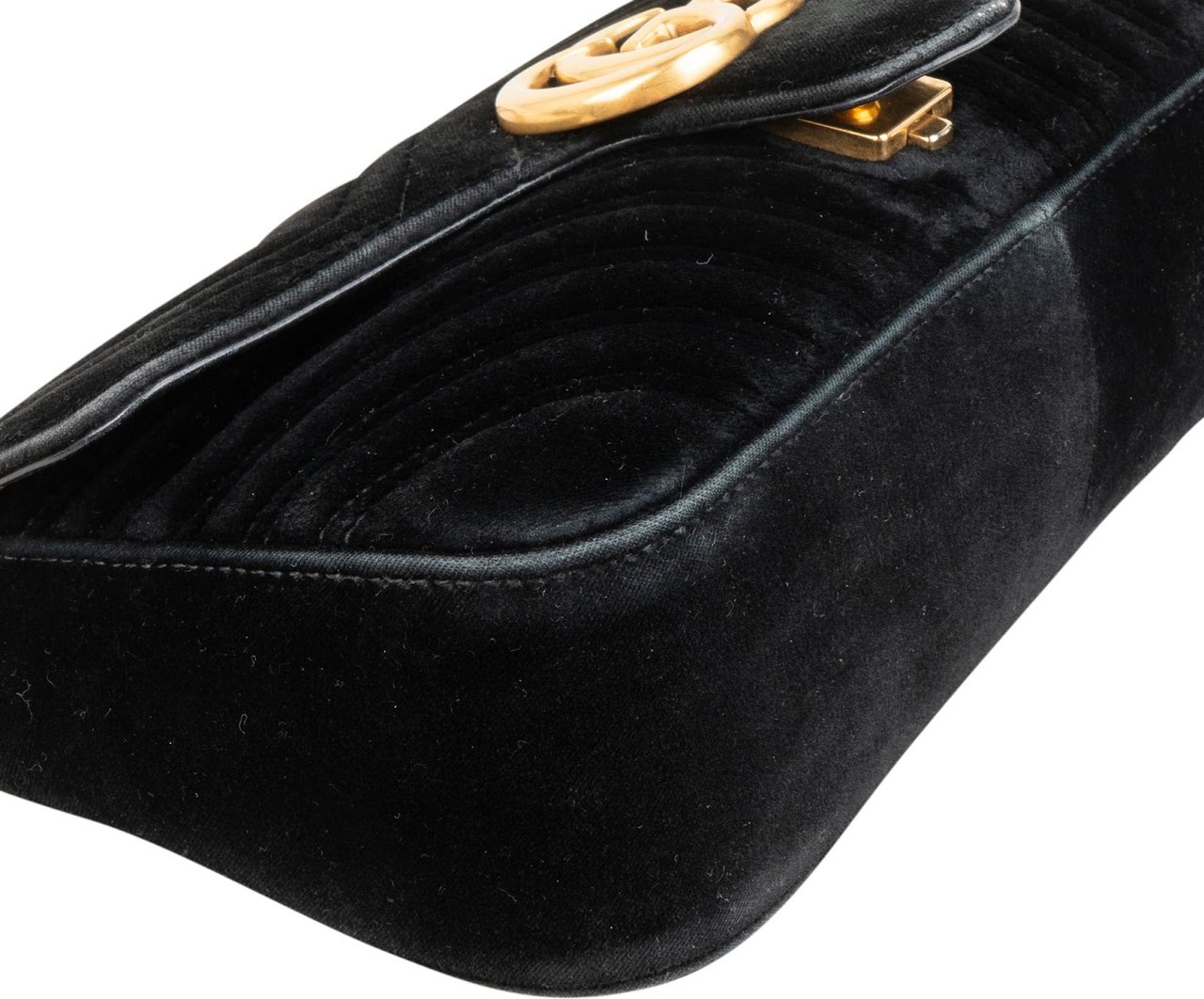 Gucci Matelassé Velvet GG Marmont Crossbody Bag Zwart