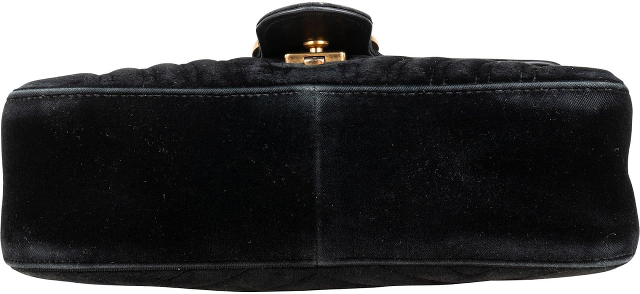 Gucci Matelassé Velvet GG Marmont Crossbody Bag Zwart
