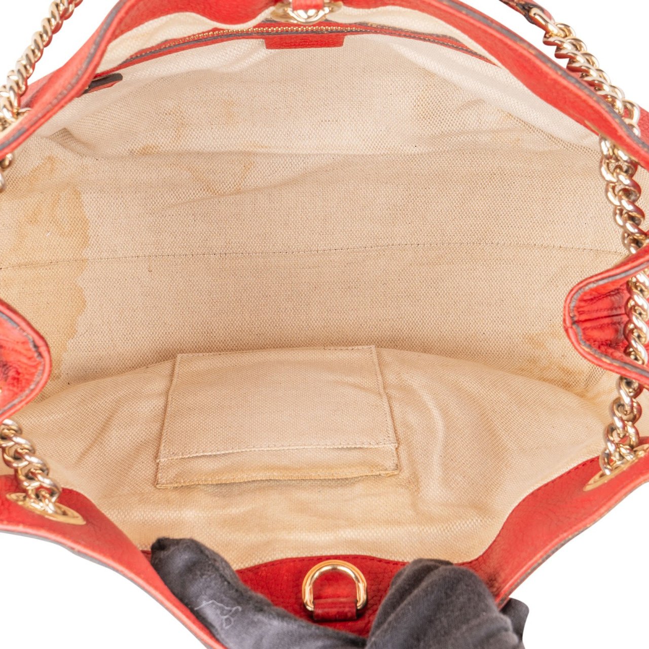 Gucci Pebbled Leather GG Soho Shoulder Bag Rood