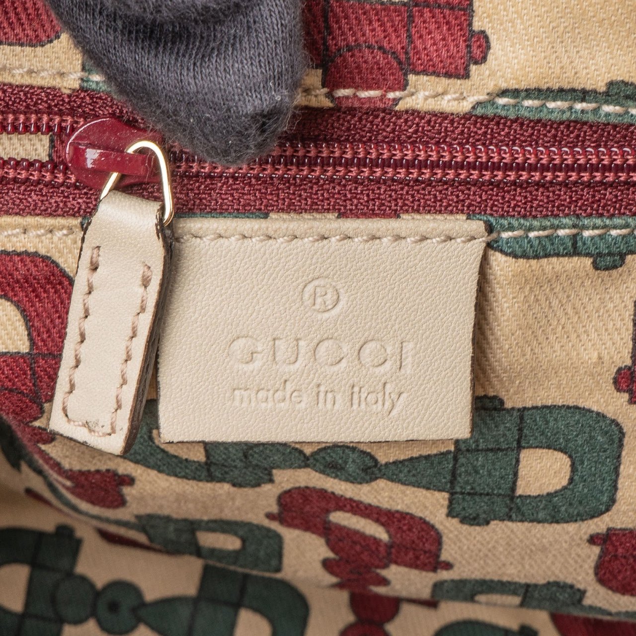 Gucci Guccissima Leather Abbey D-Ring Shoulder Bag Divers
