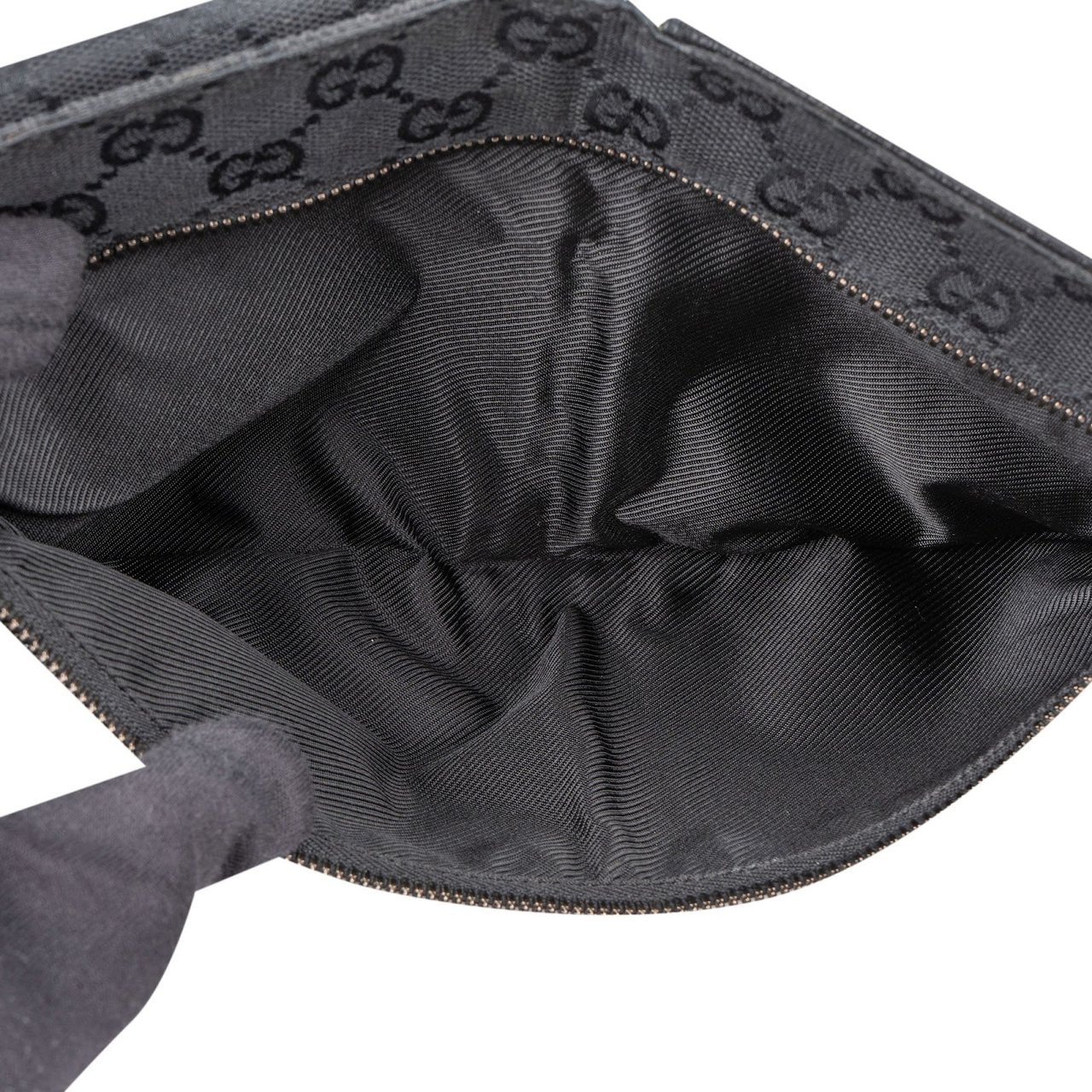 Gucci Monogram GG Belt Crossbody Bag Zwart