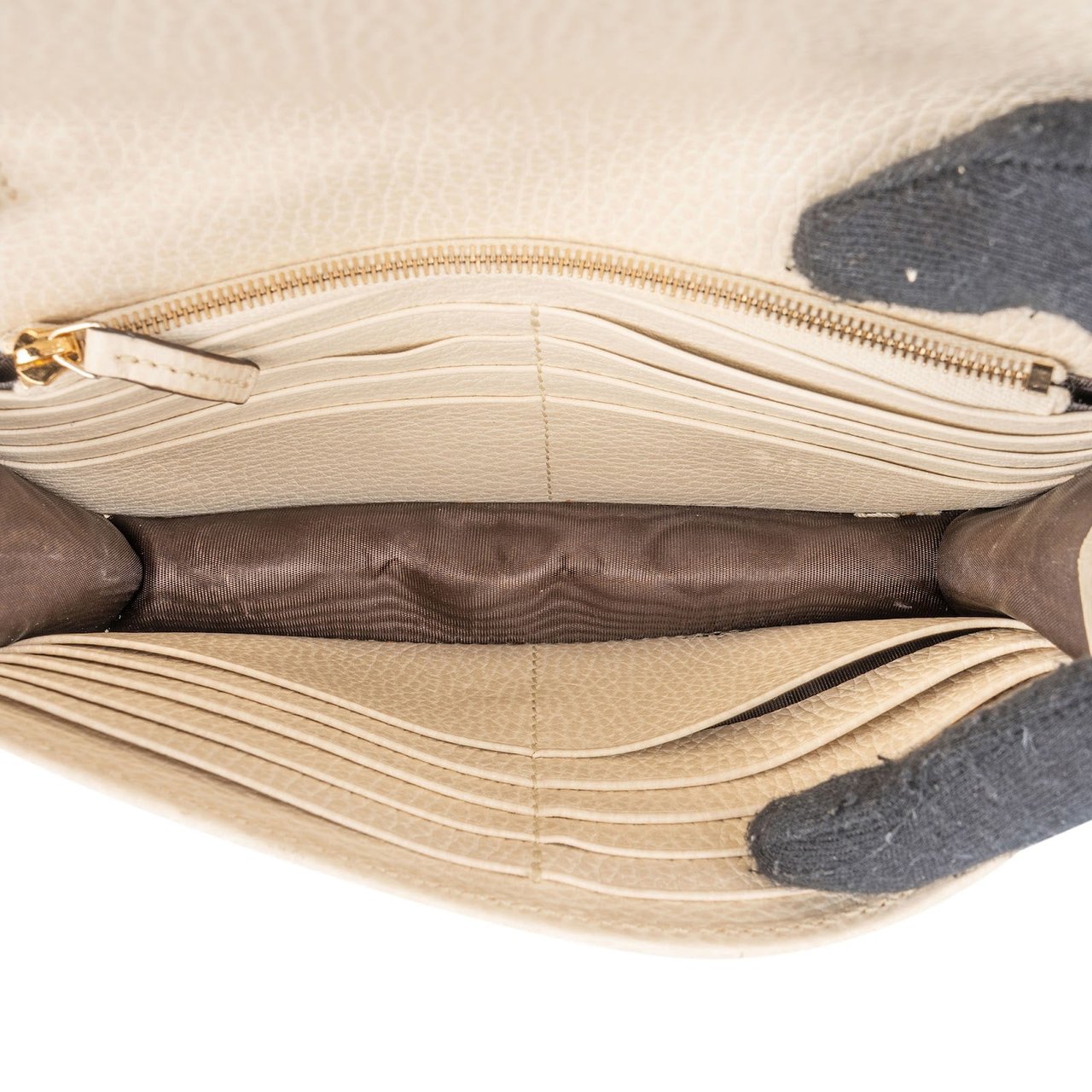 Gucci Grained Leather Interlocking GG Wallet On Chain Crossbody Bag Divers