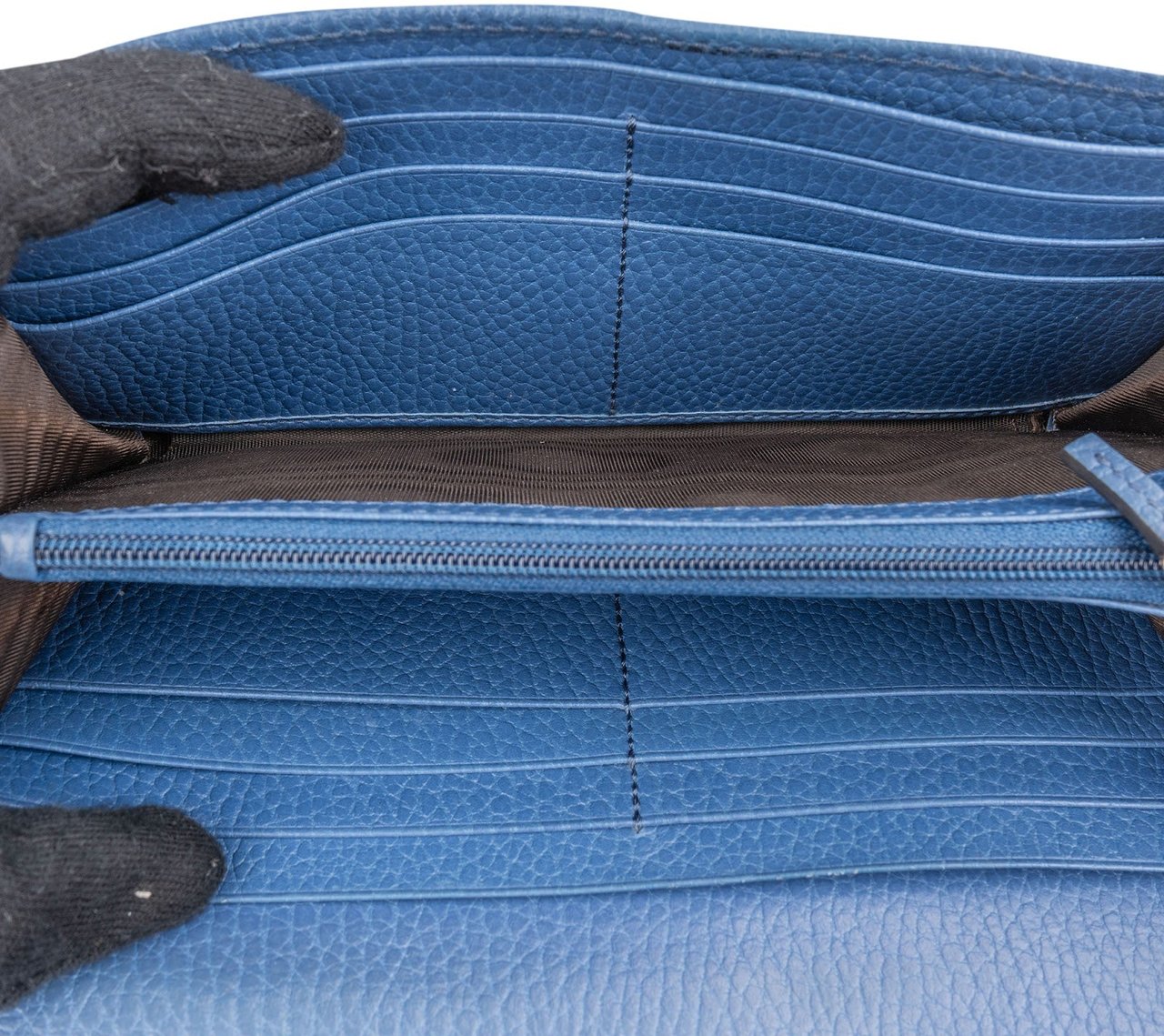 Gucci Pebbled Leather Interlocking GG Continental Wallet Blauw