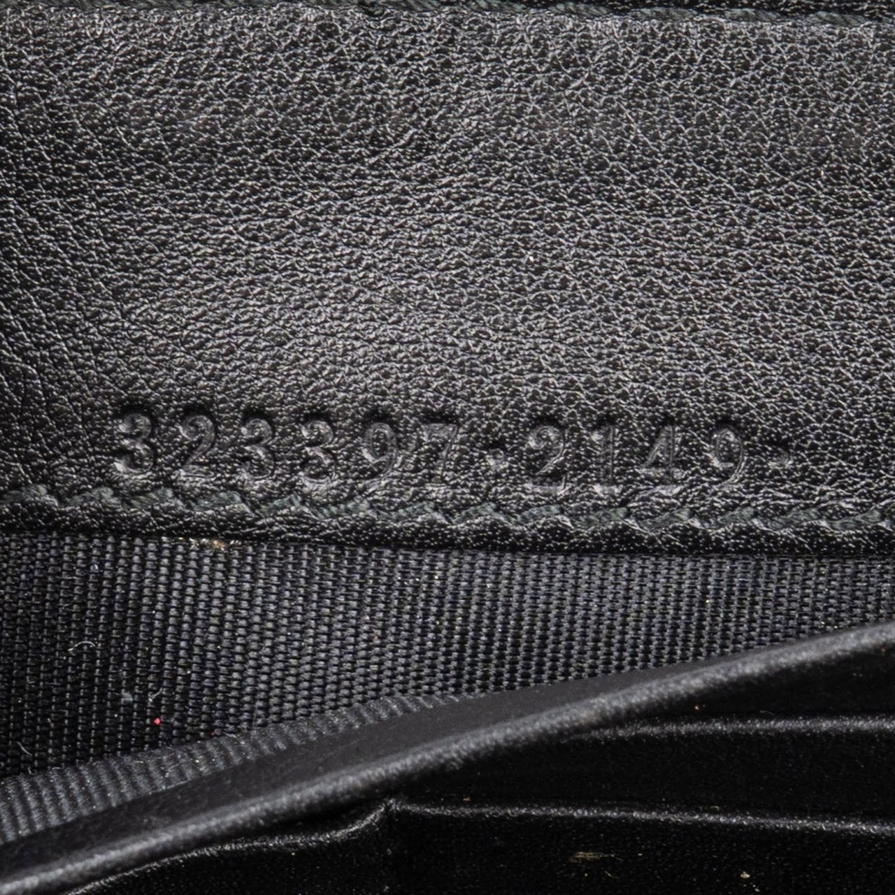 Gucci Guccissima Leather Zip Around Wallet Zwart
