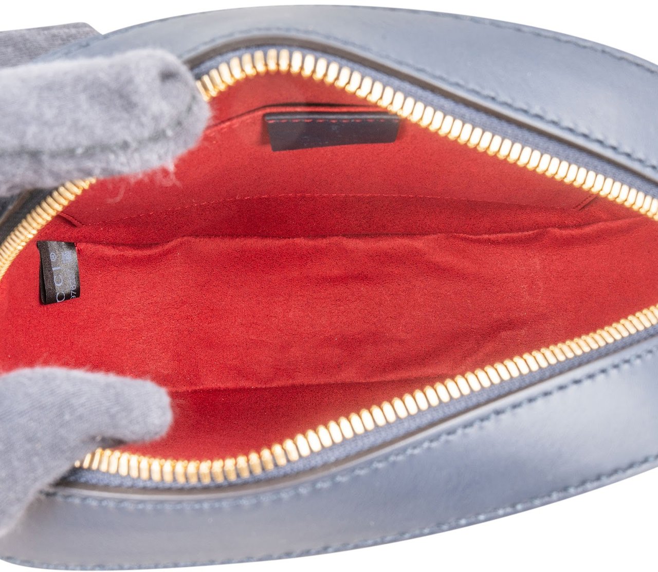 Gucci Monogram GG Supreme Small Oval Crossbody Bag Blauw