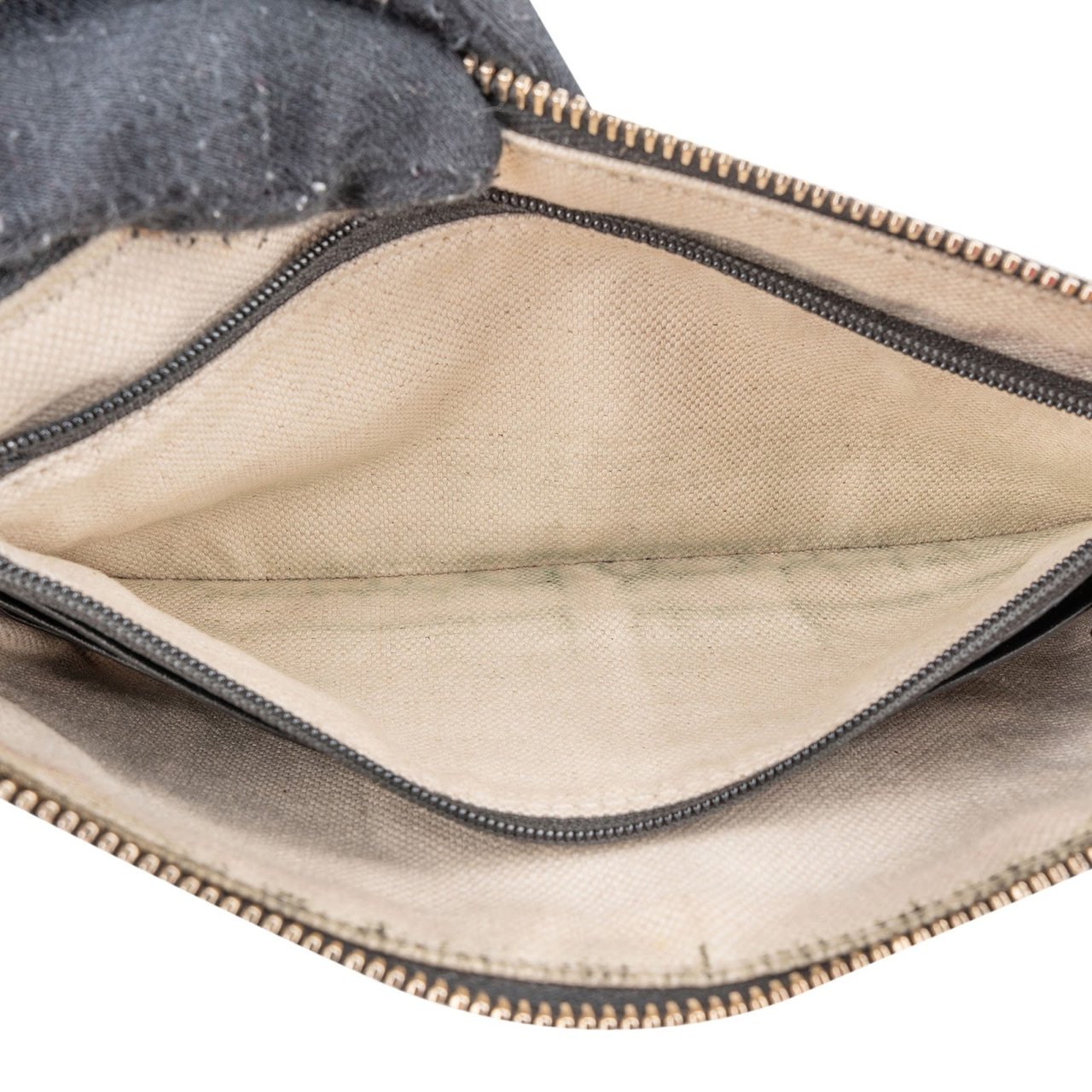 Gucci Pebbled Calfskin Soho Wristlet Pouch Wallet Zwart