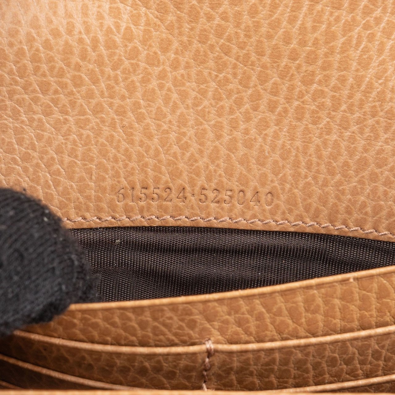 Gucci Pebbled Leather Interlocking GG Wallet Beige