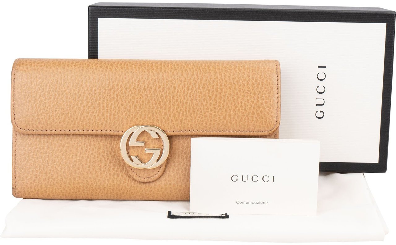 Gucci Pebbled Leather Interlocking GG Wallet Beige