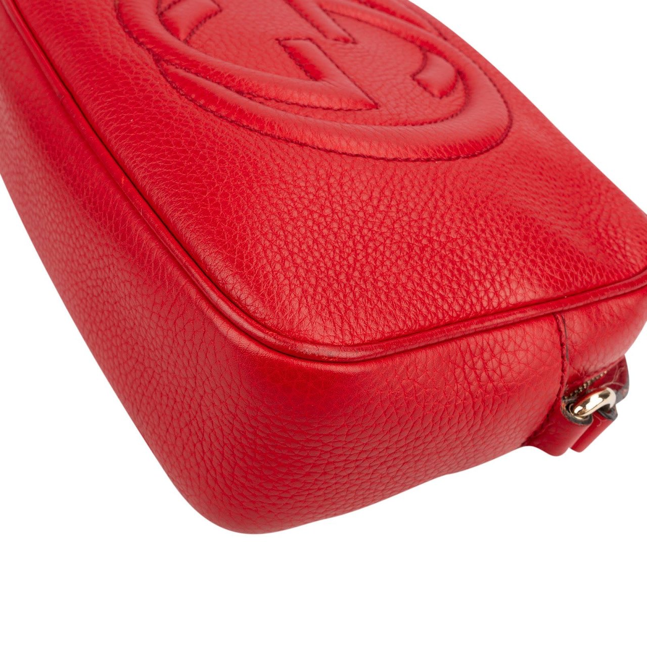 Gucci Red Grained leather GG Soho Disco Crossbody Bag Rood