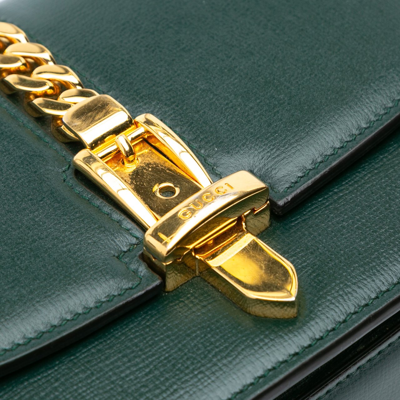 Gucci Mini Leather Sylvie 1969 Crossbody Groen