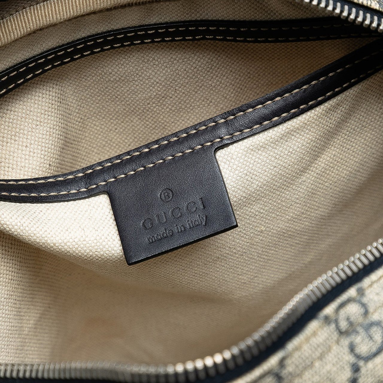 Gucci GG Supreme Crossbody Bruin