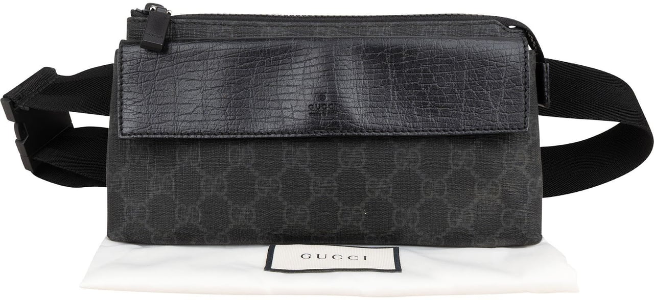 Gucci Black Monogram GG Canvas Supreme Belt Crossbody Bag Zwart