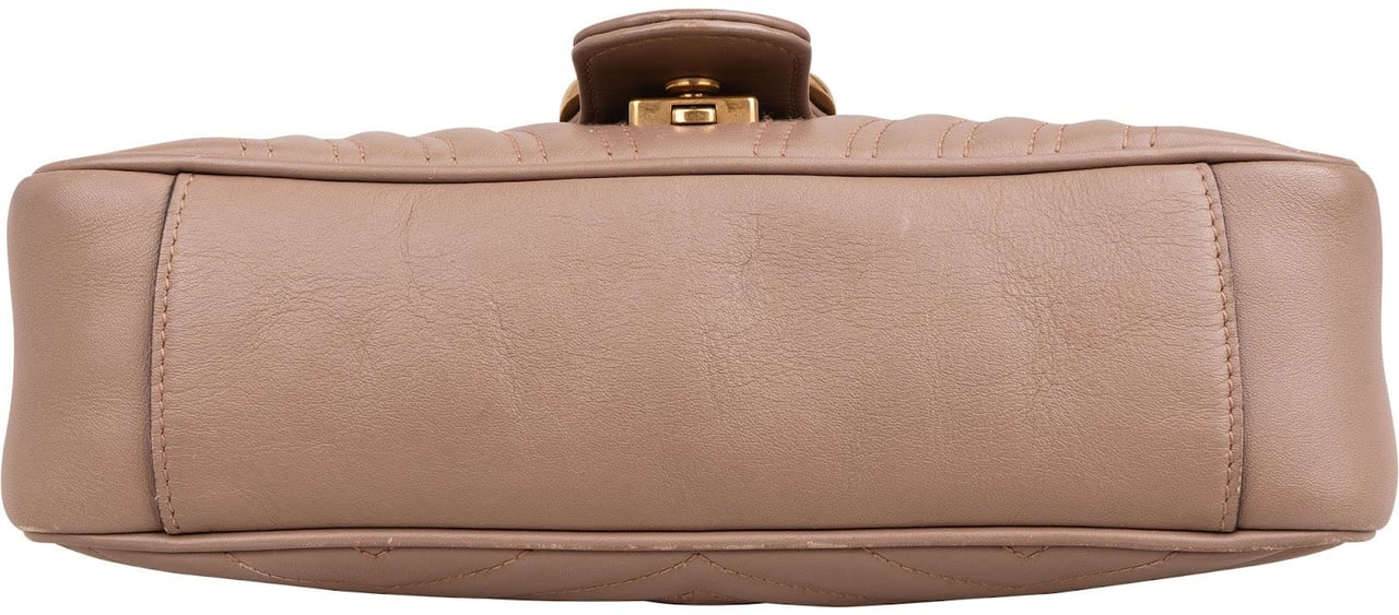Gucci Chevron GG Marmont Matelassé Medium Shoulder Crossbody Bag Roze