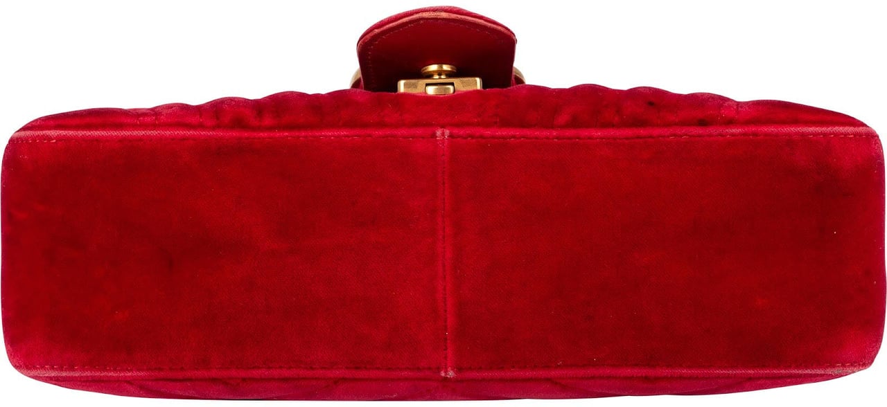 Gucci Velvet Matelassé GG Marmont Crossbody Bag Rood
