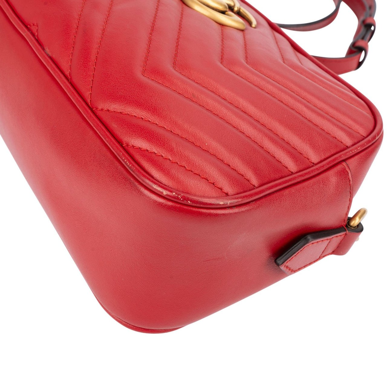 Gucci Matelassé Leather GG Marmont Camera Crossbody Bag Rood