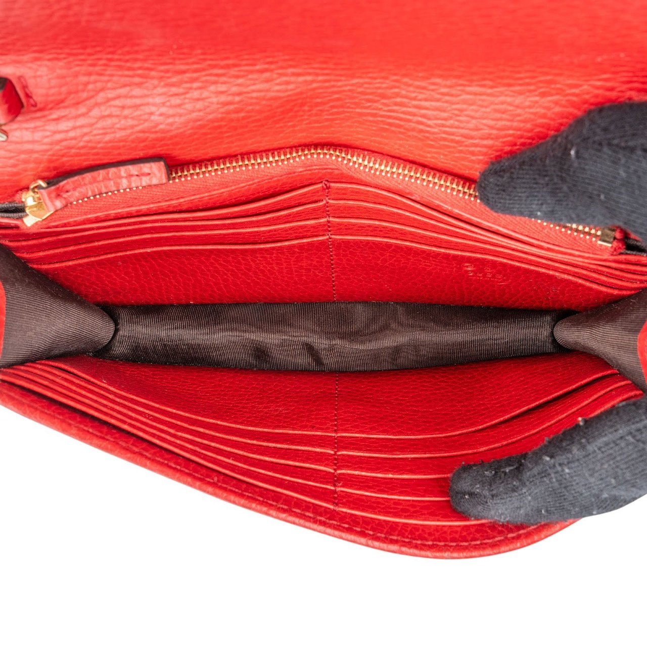 Gucci Pebbled Leather Interlocking GG Wallet On Chain Crossbody Bag Rood