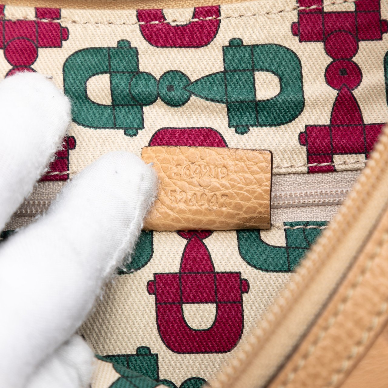 Gucci Guccissima Shoulder Bag Bruin