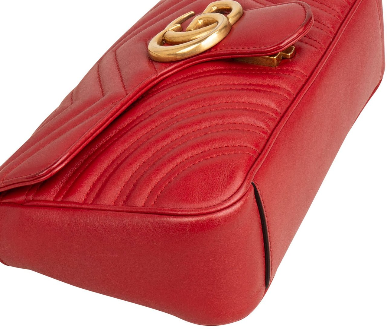 Gucci Chevron Matelassé Leather GG Marmont Medium Shoulder Crossbody Bag Rood