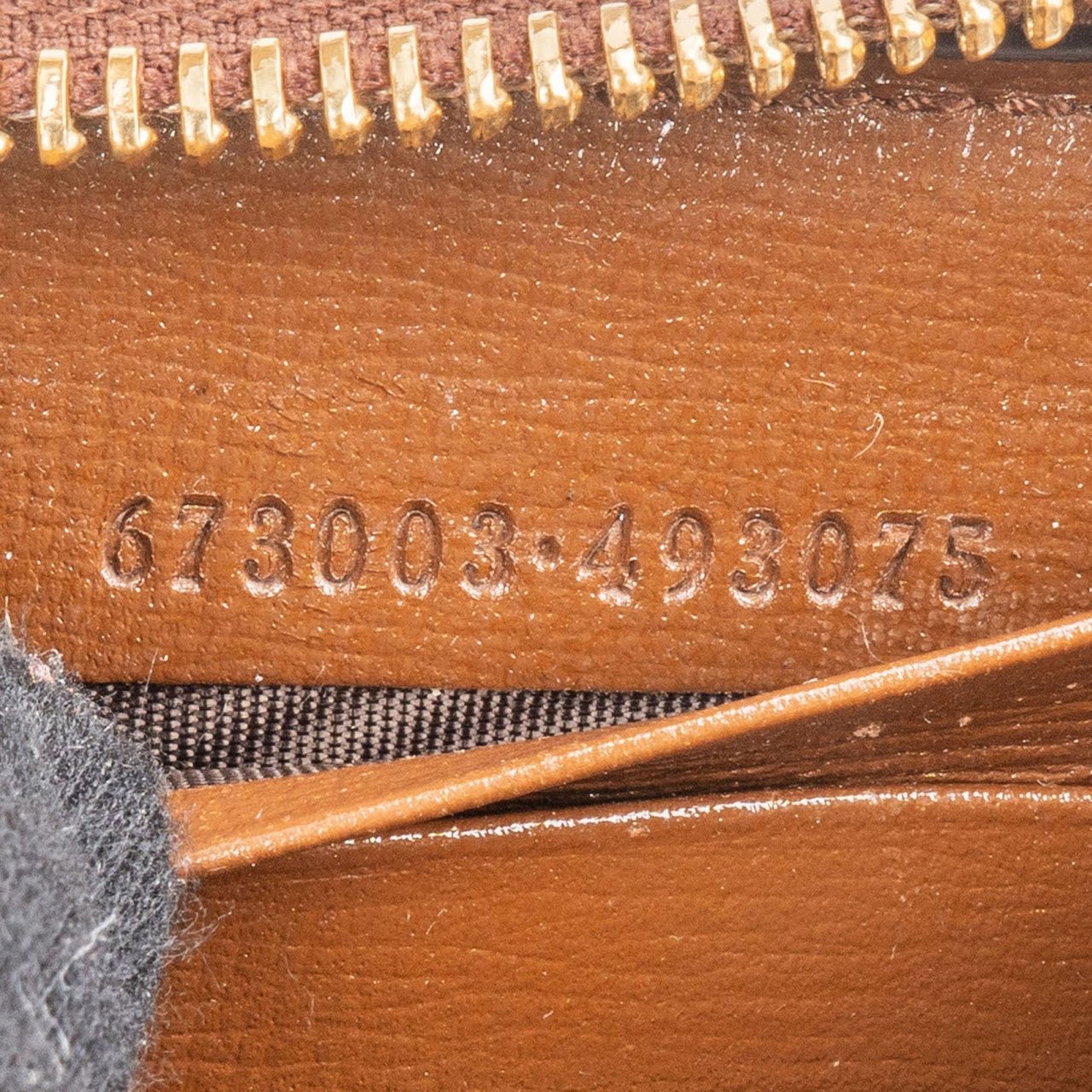 Gucci Monogram GG Supreme Zip Around Wallet Beige