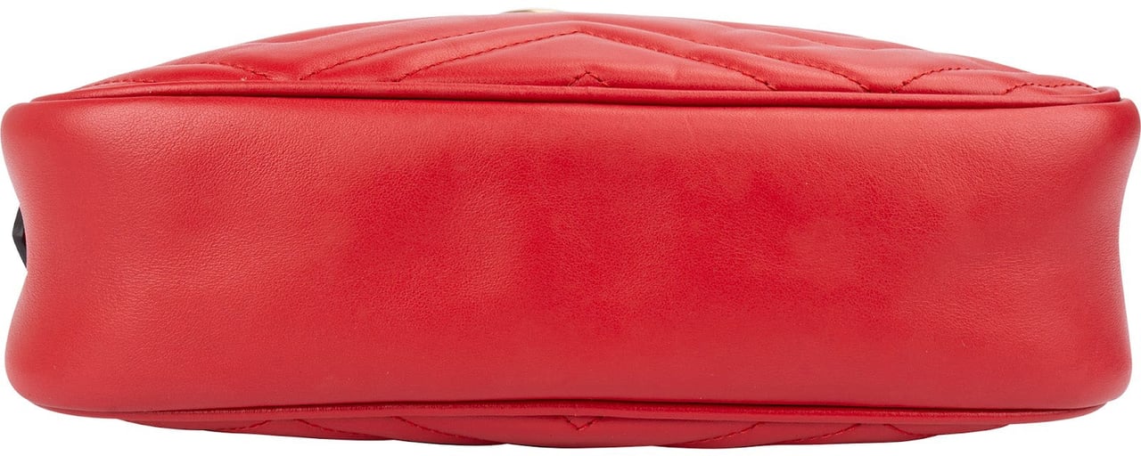 Gucci Chevron Leather GG Marmont Medium Crossbody Bag Rood