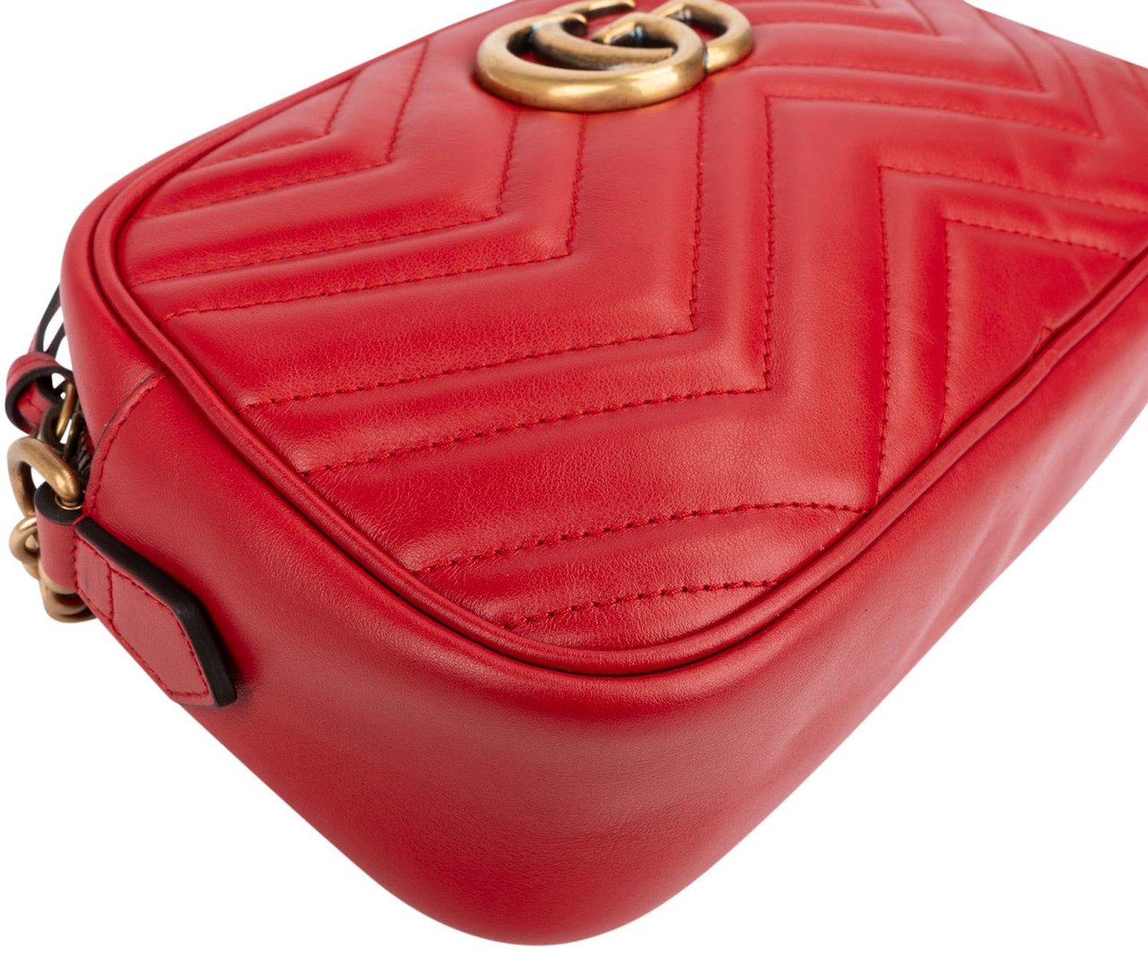 Gucci Chevron Leather GG Marmont Medium Crossbody Bag Rood