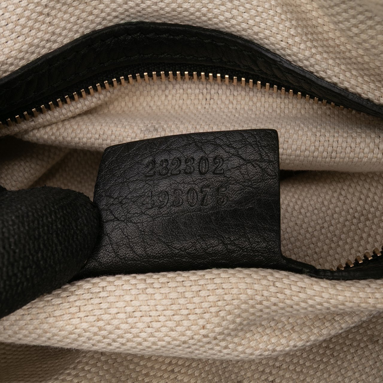 Gucci Medium Pebbled Calfskin Soho Boston Bag Zwart